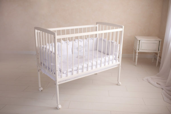 Кроватка детская GOLDEN BABY колесо-качалка - Белый