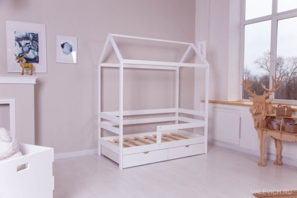 Кроватка-домик Dream Home с ящиками